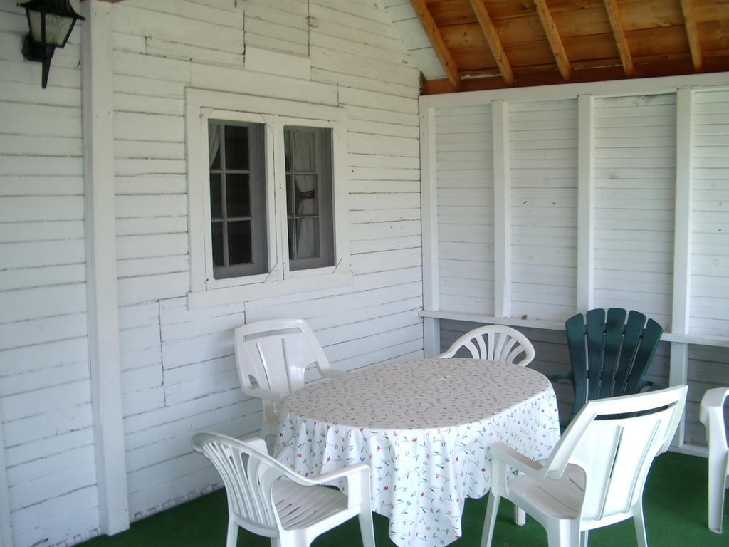 Birch Cliff Lodge on Baptiste Lake Highland Grove Zimmer foto