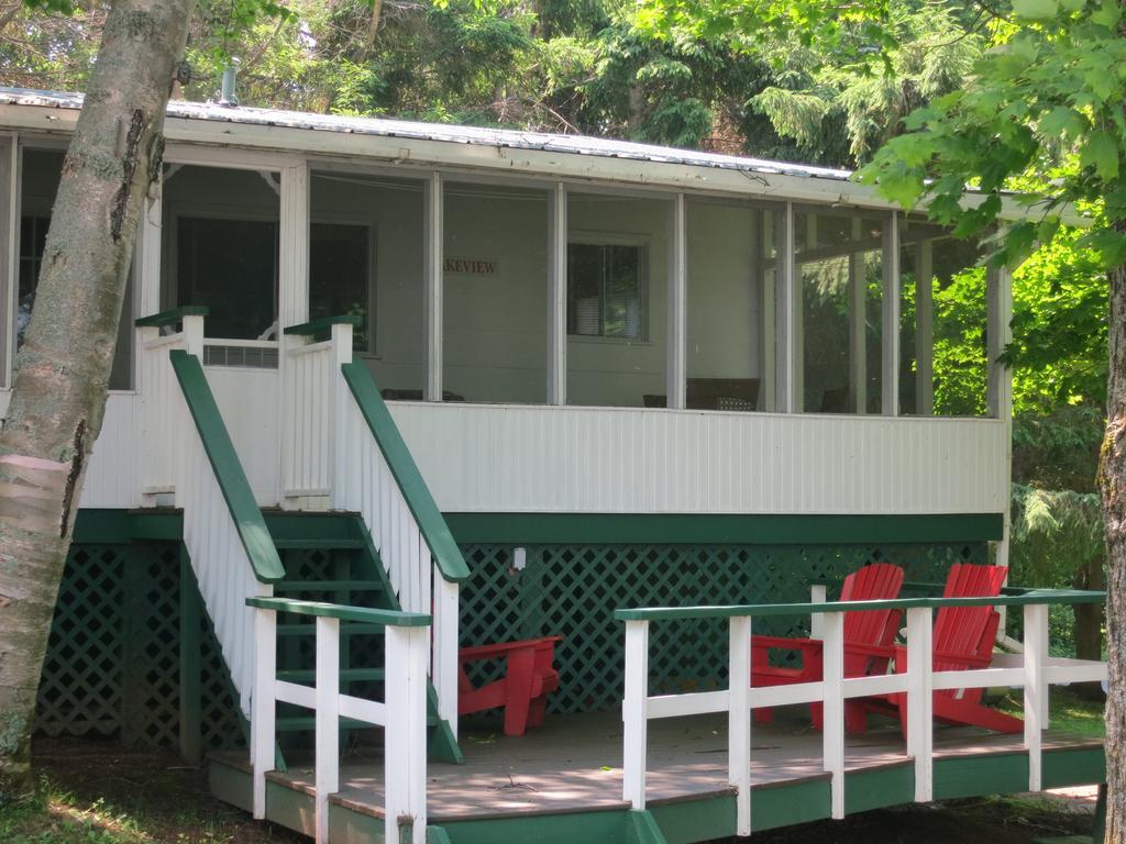 Birch Cliff Lodge on Baptiste Lake Highland Grove Zimmer foto
