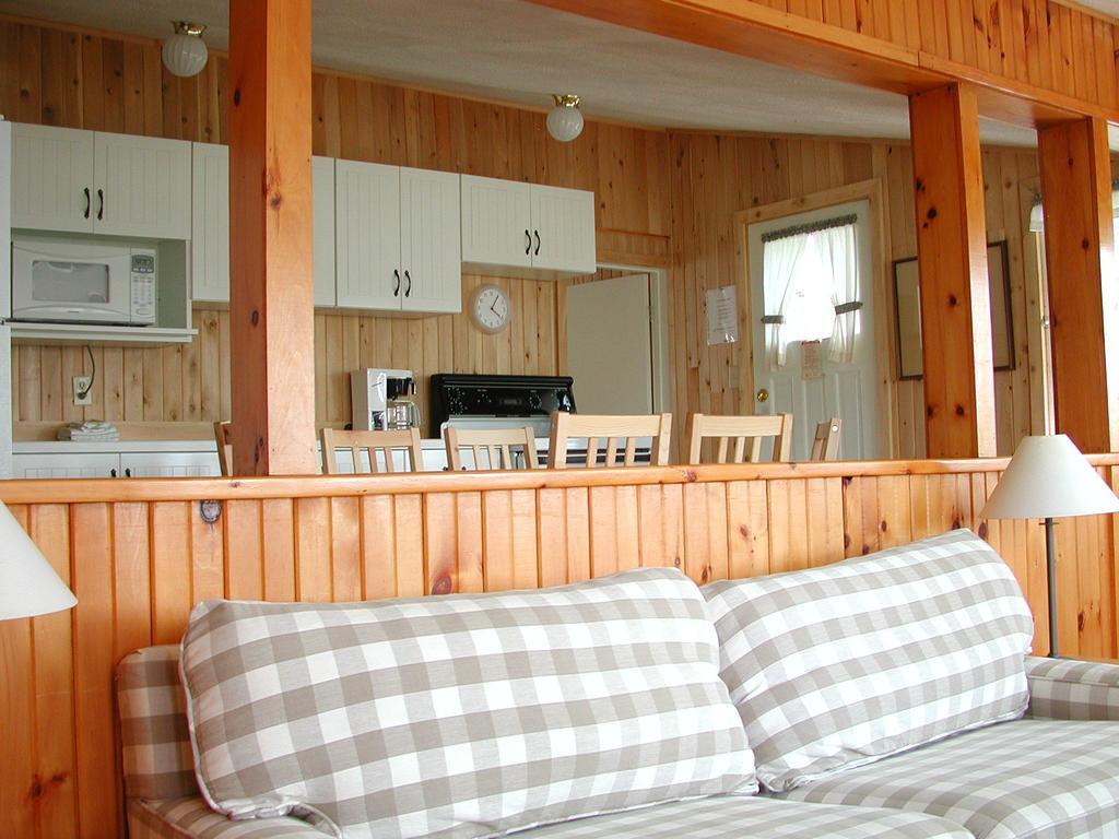 Birch Cliff Lodge on Baptiste Lake Highland Grove Zimmer foto