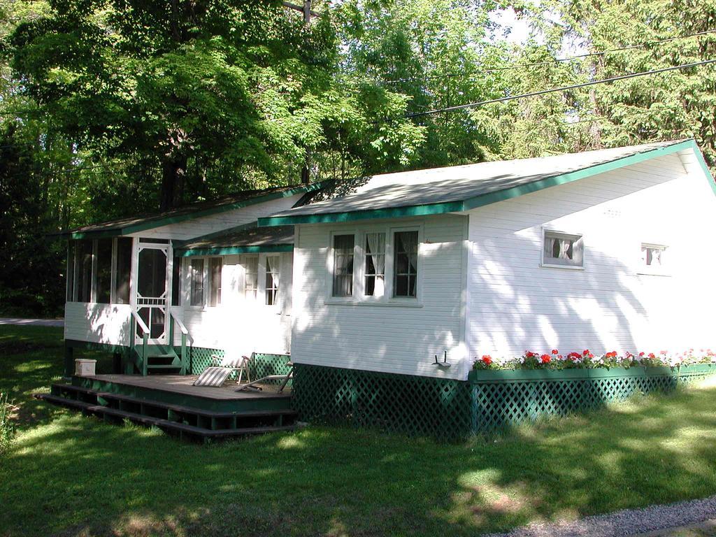 Birch Cliff Lodge on Baptiste Lake Highland Grove Zimmer foto