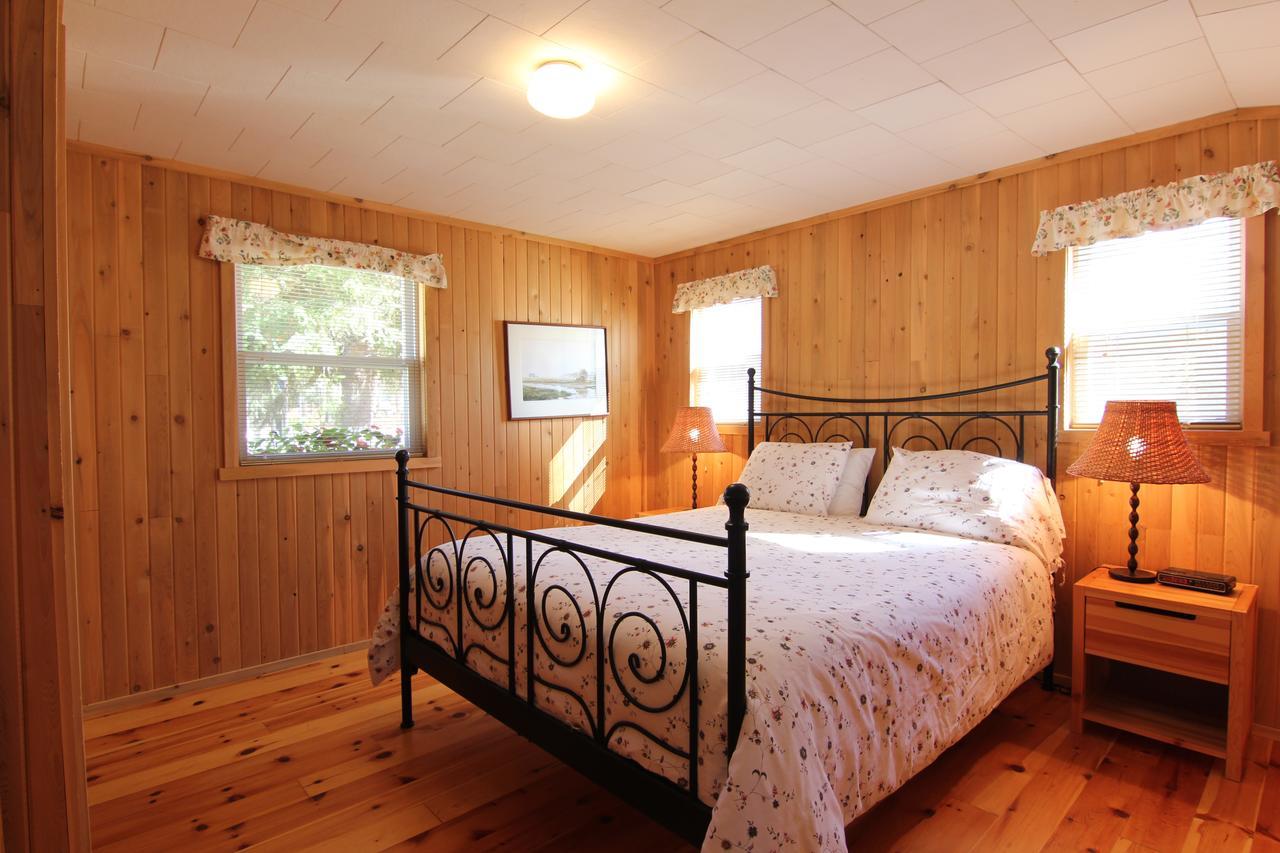 Birch Cliff Lodge on Baptiste Lake Highland Grove Exterior foto